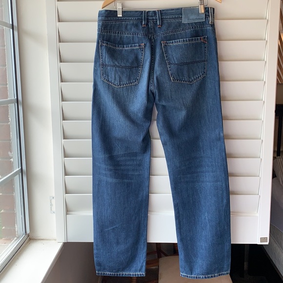 Tommy Bahama like new standard 33x30 jeans - Picture 3 of 4